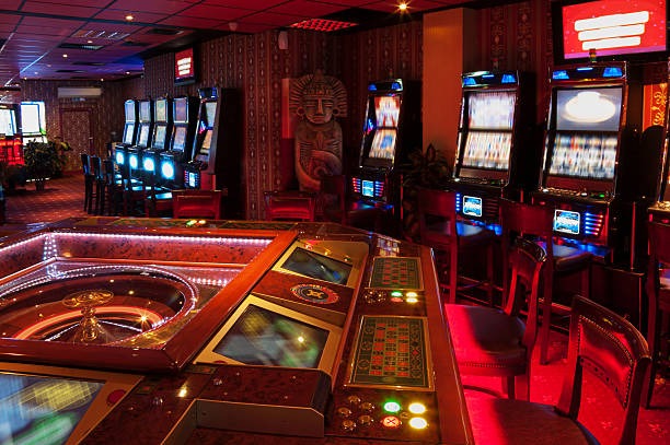 kedaton app interface showing Aviator and slot games on mobile screen